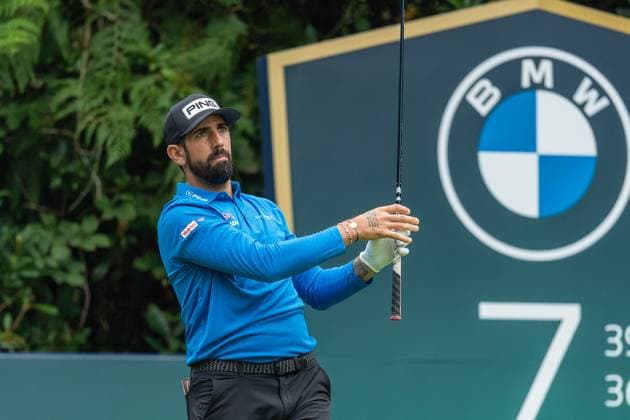 Matthieu Pavon of France tees off on the 7th hole during round 1 of the BMW PGA, Golf Herren Championship at the Wentworth Golf Club, Virginia Water, England on 19 September 2024. Copyright: xGrantxWinterx 41780156