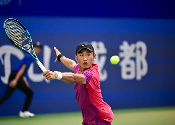CHENGDU, CHINA - SEPTEMBER 19: Shang Juncheng of China competes in the Men s Singles Round of 32 match against Kei Nishikori of Japan on Day 2 of 2024 Chengdu Open at Sichuan International Tennis Center on September 19, 2024 in Chengdu, Sichuan Province of China.  Copyright: xVCGx 111518879970