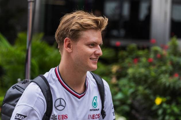 Marina Bay Street Circuit, Singapore, Singapore. 19.September.2024; Mick Schumacher of Germany and Mercedes-AMG PETRONAS F1 Team during Formula One Singapore Grand Prix  (267071895)