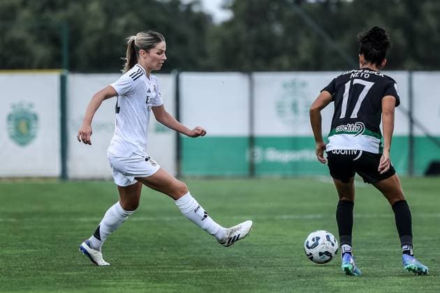Alcochete, Portugal, September 19th, 2024: Melanie Leupolz (24 Real Madrid CF) and Claudia Neto (17 Sporting CP) in action during the UEFA Women s Champions League game between Sporting CP v Real Madrid CF at Estadio Aurelio Pereira, Alcochete, Portugal (Joao Bravo SPP) Copyright: xJoaoxBravoxx xSPPx spp-en-JoBr-JBF-2362