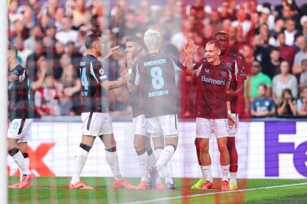 19.09.2024, Fussball, Saison 2024 2025, UEFA Champions League, 1. Spieltag, Feyenoord Rotterdam - Bayer 04 Leverkusen, Die Spieler von Bayer Leverkusen bejubeln das Tor zum 0:1 durch Florian Wirtz (Bayer 04 Leverkusen), Rotterdam De Kuip Stadion Feijenoord Niederlande xRHR-FOTO DEx Copyright: DennisxEwert RHR-FOTOx RHR-FOTO DE