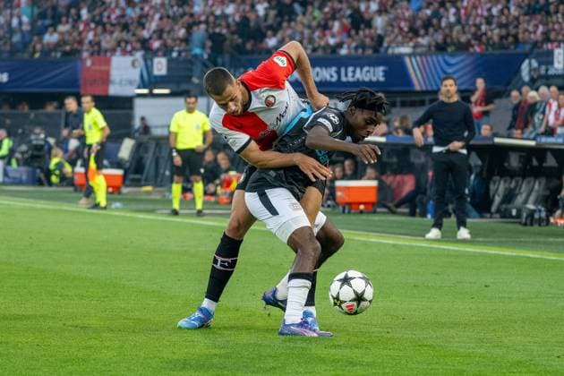 19.09.2024, Fussball: UEFA Champions League, Saison 2024 2025, Spieltag 1, Feyenoord Rotterdam - Bayer 04 Leverkusen im Stadio De Kuip in Rotterdam. Zweikampf zwischen David Hancko (Feyenoord Rotterdam, 33) und Jeremie Frimpong (Bayer 04 Leverkusen, 30) Foto: Kirchner-Media TH Copyright: xKirchner-Media THx