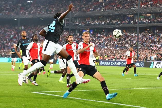 Tor zum 0:4 von Edmond Tapsoba 12 (Bayer 04 Leverkusen) Feyenoord Rotterdam vs. Bayer 04 Leverkusen, UEFA Champions League, Fussball, 1. Spieltag, Saison 2024 2025, 19.09.2024 Foto: kolbert-press Ant Palmer Stadion Rotterdam De Kuip Niederlande
