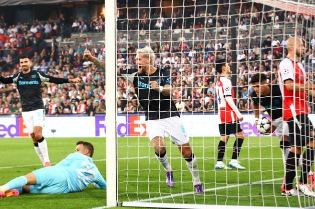 Robert Andrich 8 (Bayer 04 Leverkusen) feiert das Tor zum 0:4 von Edmond Tapsoba 12 (Bayer 04 Leverkusen) Feyenoord Rotterdam vs. Bayer 04 Leverkusen, UEFA Champions League, Fussball, 1. Spieltag, Saison 2024 2025, 19.09.2024 Foto: kolbert-press Ant Palmer Stadion Rotterdam De Kuip Niederlande
