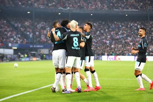 Bayer Leverkusen feiern das Tor zum 0:4 von Edmond Tapsoba 12 (Bayer 04 Leverkusen) Feyenoord Rotterdam vs. Bayer 04 Leverkusen, UEFA Champions League, Fussball, 1. Spieltag, Saison 2024 2025, 19.09.2024 Foto: kolbert-press Ant Palmer Stadion Rotterdam De Kuip Niederlande