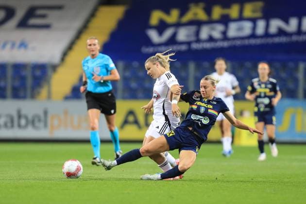 St Polten, Austria, September 19th, 2024: Sophie Hillebrand (20 SKN St Polten) attempting to clear the ball during the UEFA womens champions league play off match St Polten vs Mura at NV Arena, St Polten Tom Seiss SPP (Tom Seiss SPP) Copyright: xTomxSeissx xSPPx spp-en-ToSeSp-20240919 UWCL SKN vs Mura-8516