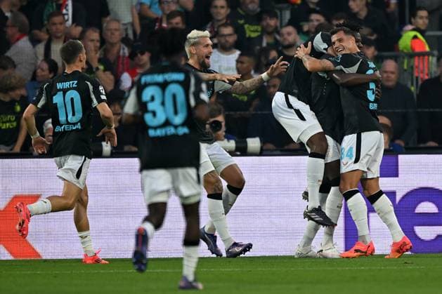Rotterdam, De Kuip, 19.09.24, GER, Herren, UEFA Champions League, Saison 2024-2025, Feyenoord Rotterdam - Bayer 04 Leverkusen Bild: Edmond TAPSOBA (Leverkusen) jubelt nach seinem Tor zum 0:4 Only for editorial use! UEFA regulations prohibit any use of photographs as image sequences and or quasi-video. Suedholland Niederlande