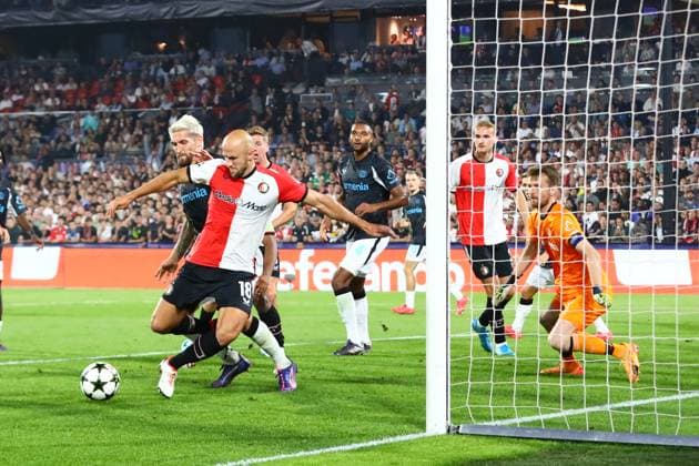 Torchance fuer Gernot Trauner 18 (Feyenoord Rotterdam) Feyenoord Rotterdam vs. Bayer 04 Leverkusen, UEFA Champions League, Fussball, 1. Spieltag, Saison 2024 2025, 19.09.2024 Foto: kolbert-press Ant Palmer Stadion Rotterdam De Kuip Niederlande