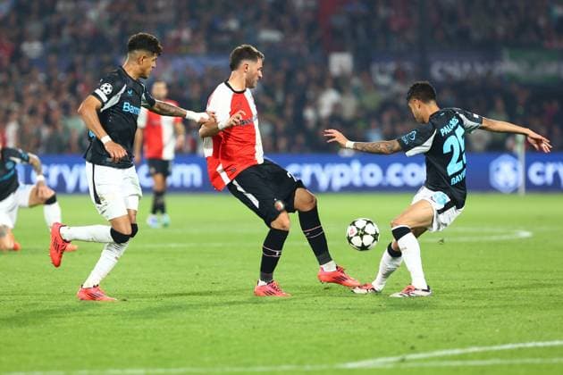 Feyenoord Rotterdam vs. Bayer 04 Leverkusen, UEFA Champions League, Fussball, 1. Spieltag, Saison 2024 2025, 19.09.2024 Foto: kolbert-press Ant Palmer Stadion Rotterdam De Kuip Niederlande