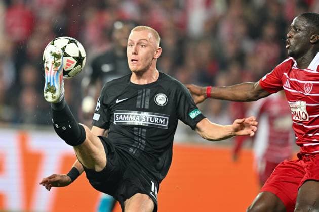 SOCCER - UEFA CL, Brest vs Sturm GUINGAMP,FRANCE,19.SEP.24 - SOCCER - UEFA Champions League, Stade Brestois 29 vs SK Sturm Graz. Image shows Mika Biereth (Sturm) and Soumaula Coulibaly (Brest).  GEPAxpictures xAvnixRetkoceri