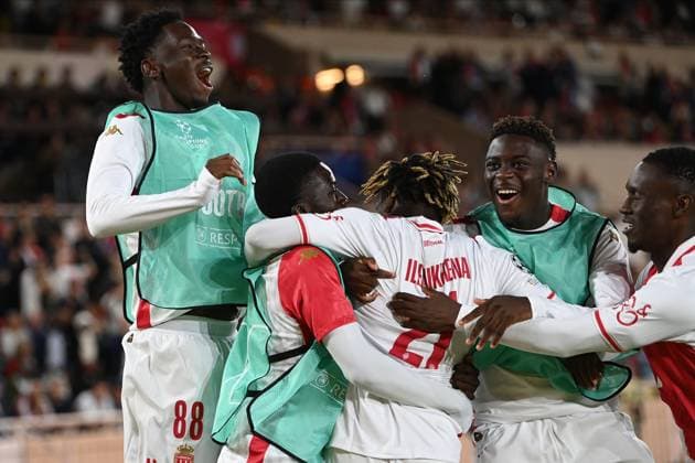 AS Monaco v FC Barcelona, Barca - UEFA Champions League 2024 25 League Phase MD1 Soungoutou Magassa, Christian Mawissa Elebi and George Ilenikhena and substitutes of AS Monaco celebrates 2nd goal during the UEFA Champions League 2024 25 League Phase MD1 match between AS Monaco and FC Barcelona at Stade Louis II on September 19, 2024 in Monaco, Monaco. Monaco Stade Louis II Monaco Monaco Copyright: xNealxSimpson Sportsphoto APLx 14048276