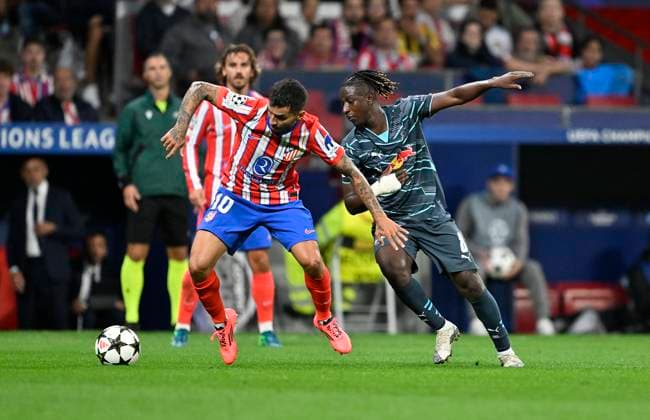 September 19, 2024, Madrid, Spain: Atletico de Madrid forward Angel Correa (L) seen in action during the 2024 25 UEFA Champions League Round of 16 match between AtlÃ tico de Madrid and RB Leipzig at the Civitas Metropolitano Stadium. Final score; AtlÃ tico de Madrid 2-1 RB Leipzig Madrid Spain - ZUMAs197 20240919_aaa_s197_374 Copyright: xDavidxCanalesx