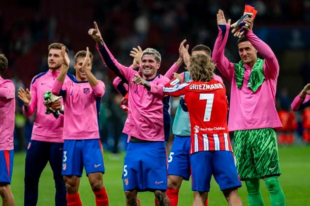 Atletico de Madrid v RB Leipzig - UEFA Champions League 2024 25 League Phase MD1 Antoine Griezmann of Atletico de Madrid (R) celebrates with his teammate Rodrigo De Paul of Atletico de Madrid (L) the victory at the end of the UEFA Champions League 2024 25 League Phase MD1 match between Atletico de Madrid and RB Leipzig at Estadio Civitas Metropolitano on September 19, 2024 in Madrid, Spain. Madrid Estadio Civitas Metropolitano Madrid Spain Copyright: xAlbertoxGardinx AGardin_20240919_Football_Champions_Atletico_Leipzig_304