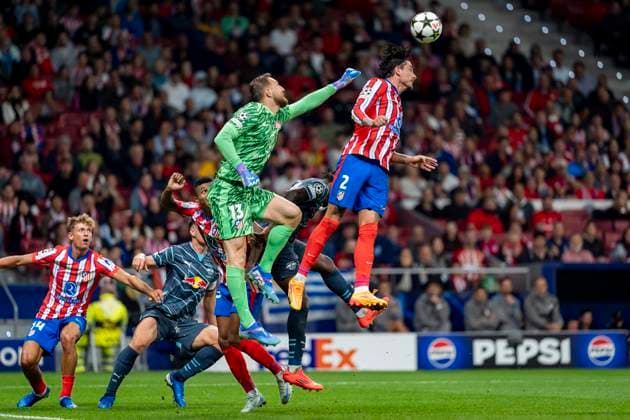 Atletico de Madrid v RB Leipzig - UEFA Champions League 2024 25 League Phase MD1 Jan Oblak of Atletico de Madrid (L) and Jose Gimenez of Atletico de Madrid (R) seen saving a goal during the UEFA Champions League 2024 25 League Phase MD1 match between Atletico de Madrid and RB Leipzig at Estadio Civitas Metropolitano on September 19, 2024 in Madrid, Spain. Madrid Estadio Civitas Metropolitano Madrid Spain Copyright: xAlbertoxGardinx AGardin_20240919_Football_Champions_Atletico_Leipzig_331