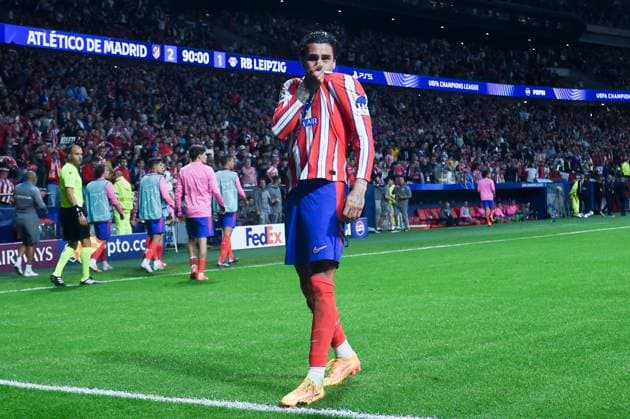 (240920) -- MADRID, Sept. 20, 2024 -- Atletico Madrid s Jose Gimenez celebrates scoring during the UEFA Champions League match between Atletico Madrid and RB Leipzig in Madrid, Spain, on Sept. 19, 2024. (Photo by Xinhua) (SP)SPAIN-MADRID-FOOTBALL-UEFA CHAMPIONS LEAGUE-ATLETICO MADRID VS RB LEIPZIG GustavoxValiente 