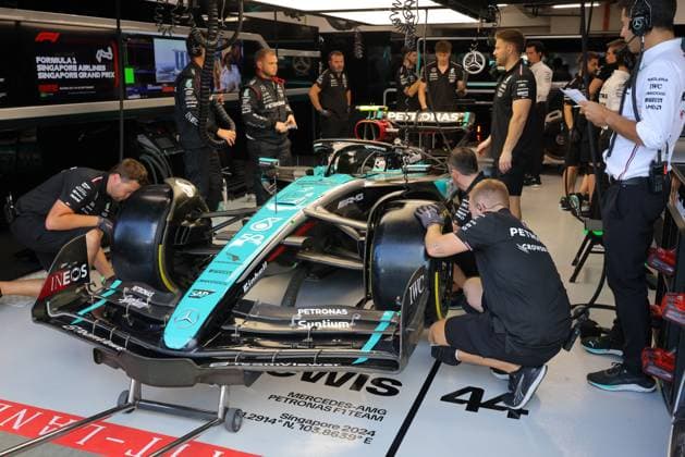 FORMULA 1 SINGAPORE AIRLINES SINGAPORE GRAND PRIX 2024 20.09.2024, Marina Bay Street Circuit, Singapore, FORMULA 1 SINGAPORE AIRLINES SINGAPORE GRAND PRIX 2024,im Bild Lewis Hamilton (GBR), Mercedes-AMG Petronas Formula One Team