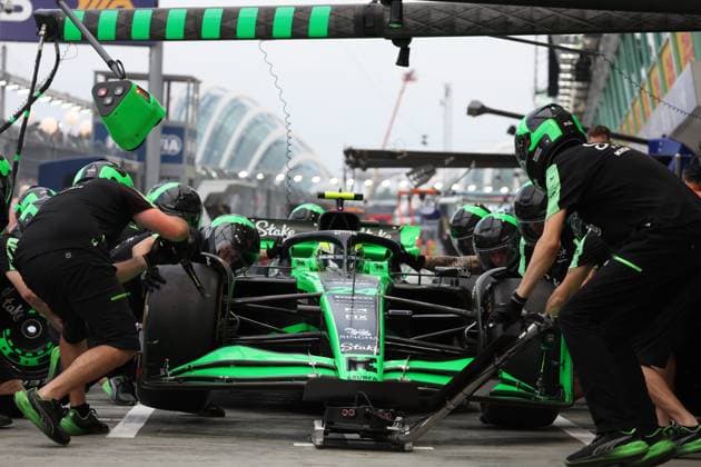 20.09.2024, Marina Bay Street Circuit, Singapore, FORMULA 1 SINGAPORE AIRLINES SINGAPORE GRAND PRIX 2024,im Bild Zhou Guanyu (CHN), Stake F1 Team Kick Sauber Defodi-506_20240920_hbr_0036