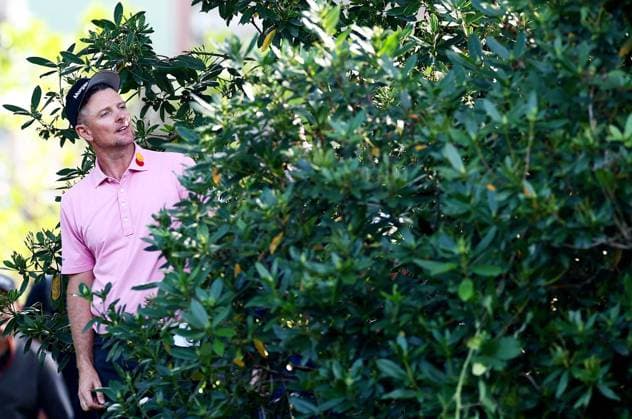 Justin Rose of England seen in the trees on the 6th hole. BMW PGA, Golf Herren Championship, Day Two, Golf, Wentworth, Surrey, UK - 20 Sep 2024  Copyright: xJamesxMarsh Shutterstockx 14730222au