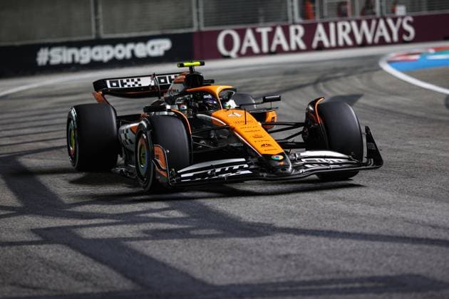 04 NORRIS Lando (gbr), McLaren F1 Team MCL38, action during the Formula 1 Singapore Grand Prix 2024, 18th round of the 2024 Formula One World Championship, WM, Weltmeisterschaft from September 20 to 22, 2024 on the Marina Bay Circuit, in Singapore, Singapore - F1 - SINGAPORE GRAND PRIX 2024 DPPI Panoramic  240920_R18_SINGAPORE_DP_XB3_9463A