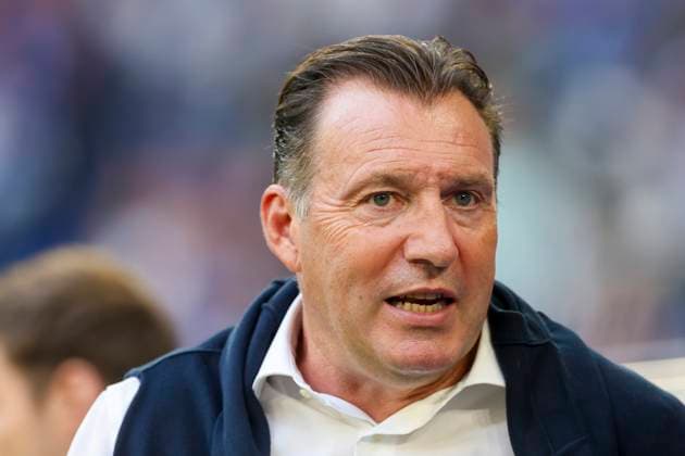 Sportdirektor Marc Wilmots (FC Schalke 04) schaut, 2. Bundesliga, FC Schalke 04 vs SV Darmstadt 98, Veltins-Arena am 20. September 2024 in Gelsenkirchen, Deutschland. (Foto von Marco Steinbrenner DeFodi Images) Sportdirektor Marc Wilmots (FC Schalke 04) looks on, 2. Bundesliga, FC Schalke 04 vs SV Darmstadt 98, Veltins-Arena, September 20, 2024 in Gelsenkirchen, Germany. (Photo by Marco Steinbrenner DeFodi Images) DFB DFL REGULATIONS PROHIBIT ANY USE OF PHOTOGRAPHS AS IMAGE SEQUENCES AND OR QUASI-VIDEO. Defodi-700_schalke_darm_20240920_016