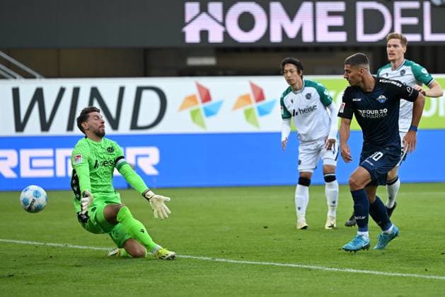 Paderborn, Home Deluxe Arena, 20.09.24, GER, Herren, 2.Bundesliga, Saison 2024-2025, SC Paderborn 07 - Hannover 96 Bild: Torchance Koen KOSTONS (Paderborn) Only for editorial use! DFL regulations prohibit any use of photographs as image sequences and or quasi-video. NRW Deutschland