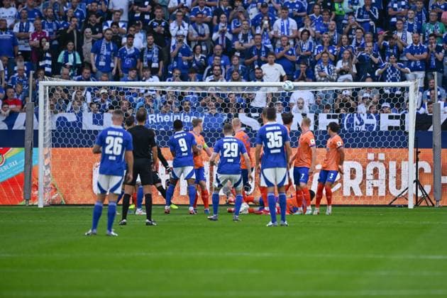 20.09.2024, Fussball, 2. Bundesliga, 29. Spieltag Saison 2024 2025, FC Schalke 04 - SV Darmstadt, Tobias Mohr (FC Schalke 04) erzielt das Tor zum 1:0. Gelsenkirchen Veltins-Arena Nordrhein-Westfalen Deutschland xRHR-FOTO TKx
