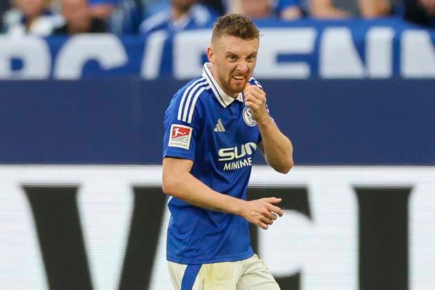 Tobias Mohr (FC Schalke 04) schaut, 2. Bundesliga, FC Schalke 04 vs SV Darmstadt 98, Veltins-Arena am 20. September 2024 in Gelsenkirchen, Deutschland. (Foto von Marco Steinbrenner DeFodi Images) Tobias Mohr (FC Schalke 04) looks on, 2. Bundesliga, FC Schalke 04 vs SV Darmstadt 98, Veltins-Arena, September 20, 2024 in Gelsenkirchen, Germany. (Photo by Marco Steinbrenner DeFodi Images) DFB DFL REGULATIONS PROHIBIT ANY USE OF PHOTOGRAPHS AS IMAGE SEQUENCES AND OR QUASI-VIDEO. Defodi-700_schalke_darm_20240920_035