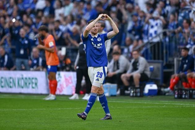 20.09.2024, Fussball, 2. Bundesliga, 29. Spieltag Saison 2024 2025, FC Schalke 04 - SV Darmstadt, Tobias Mohr (FC Schalke 04) freut sich über das Tor zum 1:0. Gelsenkirchen Veltins-Arena Nordrhein-Westfalen Deutschland xRHR-FOTO TKx