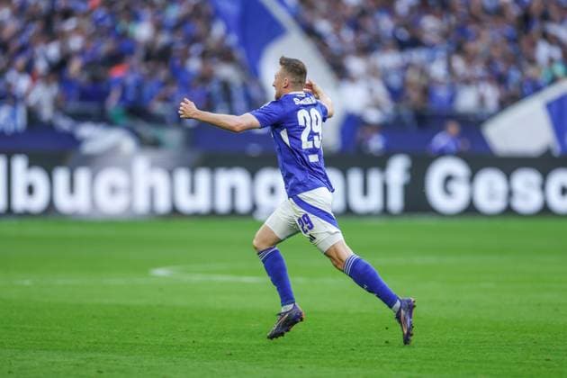 20.09.2024, Fussball, Saison 2024 2025, 2. Bundesliga, 5. Spieltag, FC Schalke 04 - SV Darmstadt 98, Tobias Mohr (FC Schalke 04) jubelt Gelsenkirchen Veltins Arena NRW Deutschland xRHR-FOTO TRx