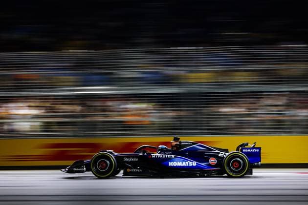 23 ALBON Alexander (tha), Williams Racing FW45, action during the Formula 1 Singapore Grand Prix 2024, 18th round of the 2024 Formula One World Championship, WM, Weltmeisterschaft from September 20 to 22, 2024 on the Marina Bay Circuit, in Singapore, Singapore - F1 - SINGAPORE GRAND PRIX 2024 DPPI Panoramic  240920_R18_SINGAPORE_DP_FG000898