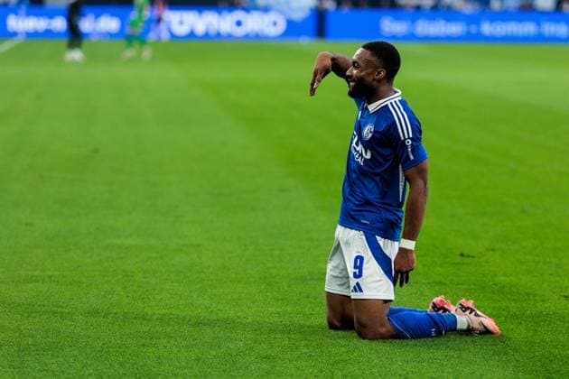 2. Fussball Bundesliga: FC Schalke 04 - SV Darmstadt 98; 20.09.2024 Jubel zum 2:0 durch Moussa Sylla (FC Schalke 04, 9) 2. Fussball Bundesliga: FC Schalke 04 - SV Darmstadt 98; Gelsenkirchen, VELTINS-Arena am 20.09.2024 DFL REGULATIONS PROHIBIT ANY USE OF PHOTOGRAPHS AS IMAGE SEQUENCES AND OR QUASI-VIDEO.