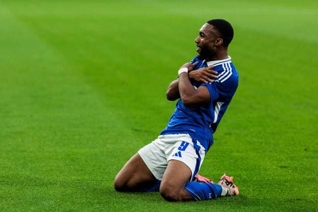 2. Fussball Bundesliga: FC Schalke 04 - SV Darmstadt 98; 20.09.2024 Jubel zum 2:0 durch Moussa Sylla (FC Schalke 04, 9) 2. Fussball Bundesliga: FC Schalke 04 - SV Darmstadt 98; Gelsenkirchen, VELTINS-Arena am 20.09.2024 DFL REGULATIONS PROHIBIT ANY USE OF PHOTOGRAPHS AS IMAGE SEQUENCES AND OR QUASI-VIDEO.