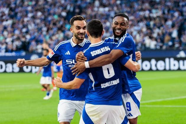 2. Fussball Bundesliga: FC Schalke 04 - SV Darmstadt 98; 20.09.2024 Jubel zum 3:0 durch Ron Schallenberg (Schalke 04, 6) 2. Fussball Bundesliga: FC Schalke 04 - SV Darmstadt 98; Gelsenkirchen, VELTINS-Arena am 20.09.2024 DFL REGULATIONS PROHIBIT ANY USE OF PHOTOGRAPHS AS IMAGE SEQUENCES AND OR QUASI-VIDEO.