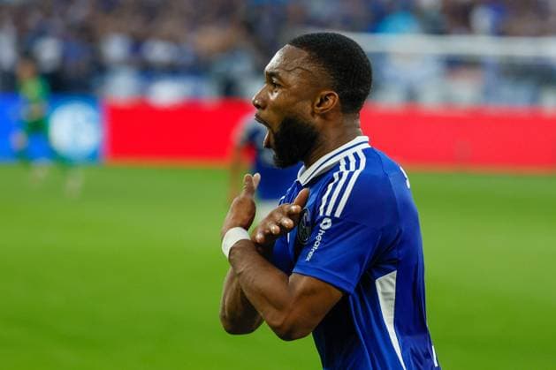Gelsenkirchen, 20.09.24, Moussa Sylla (FC Schalke 04) feiert sein Tor zum 2:0 waehrend des 2. Bundesliga Spiels zwischen FC Schalke 04 und SV Darmstadt 98, DFB DFL REGULATIONS PROHIBIT ANY USE OF PHOTOGRAPHS AS IMAGE SEQUENCES AND OR QUASI-VIDEO.