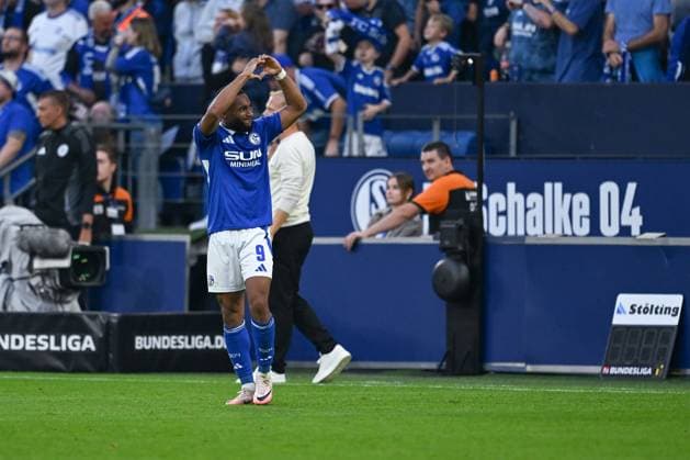20.09.2024, Fussball, 2. Bundesliga, 29. Spieltag Saison 2024 2025, FC Schalke 04 - SV Darmstadt, Moussa Sylla (FC Schalke 04) freut sich über das Tor zum 2:0. Gelsenkirchen Veltins-Arena Nordrhein-Westfalen Deutschland xRHR-FOTO TKx
