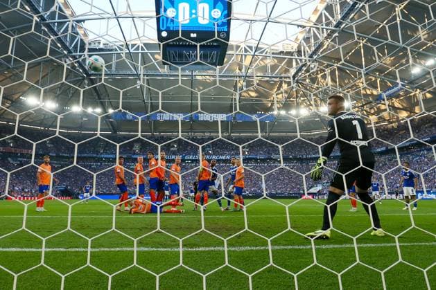 Gelsenkirchen, 20.09.24, Tor zum 1:0 durch Tobias Mohr (FC Schalke 04) waehrend des 2. Bundesliga Spiels zwischen FC Schalke 04 und SV Darmstadt 98, DFB DFL REGULATIONS PROHIBIT ANY USE OF PHOTOGRAPHS AS IMAGE SEQUENCES AND OR QUASI-VIDEO.