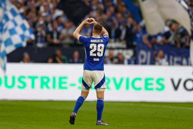 Gelsenkirchen, Deutschland, 20.09.24: Tobias Mohr (FC Schalke 04) Torjubel, jubelt nach seinem Treffer zum 1:0 waehrend des Spiels der 2. Bundesliga zwischen FC Schalke 04 vs SV Darmstadt 98 in der Veltins Arena Gelsenkirchen Veltins Arena North Rhine-Westphalia Germany