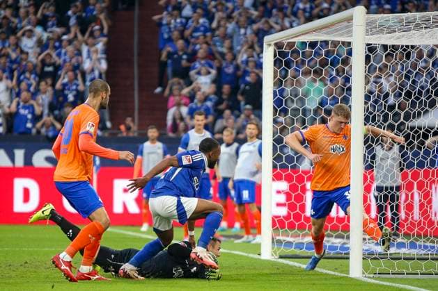 Gelsenkirchen, Deutschland, 20.09.24: Moussa Sylla (FC Schalke 04) erzielt das Tor zum 2:0 waehrend des Spiels der 2. Bundesliga zwischen FC Schalke 04 vs SV Darmstadt 98 in der Veltins Arena Gelsenkirchen Veltins Arena North Rhine-Westphalia Germany