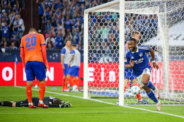 Gelsenkirchen, Deutschland, 20.09.24: Moussa Sylla (FC Schalke 04) Torjubel, jubelt nach seinem Treffer zum 2:0 waehrend des Spiels der 2. Bundesliga zwischen FC Schalke 04 vs SV Darmstadt 98 in der Veltins Arena Gelsenkirchen Veltins Arena North Rhine-Westphalia Germany