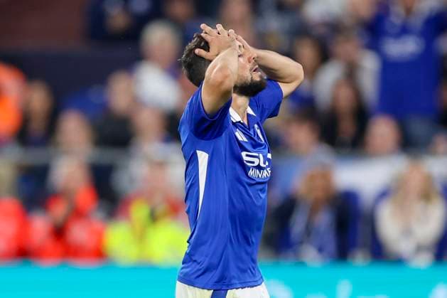 Amin Younes (FC Schalke 04) schaut enttaeuscht, 2. Bundesliga, FC Schalke 04 vs SV Darmstadt 98, Veltins-Arena am 20. September 2024 in Gelsenkirchen, Deutschland. (Foto von Marco Steinbrenner DeFodi Images) Amin Younes (FC Schalke 04) looks dejected, 2. Bundesliga, FC Schalke 04 vs SV Darmstadt 98, Veltins-Arena, September 20, 2024 in Gelsenkirchen, Germany. (Photo by Marco Steinbrenner DeFodi Images) DFB DFL REGULATIONS PROHIBIT ANY USE OF PHOTOGRAPHS AS IMAGE SEQUENCES AND OR QUASI-VIDEO. Defodi-700_schalke_darm_20240920_064