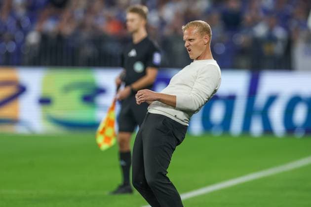 20.09.2024, Fussball, Saison 2024 2025, 2. Bundesliga, 5. Spieltag, FC Schalke 04 - SV Darmstadt 98, Cheftrainer Karel Geraerts (FC Schalke 04) Gelsenkirchen Veltins Arena NRW Deutschland xRHR-FOTO TRx
