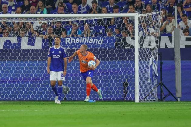 20.09.2024, Fussball, Saison 2024 2025, 2. Bundesliga, 5. Spieltag, FC Schalke 04 - SV Darmstadt 98, Isac Lidberg (SV Darmstadt 98) nach seinem Tor zum 3 zu 2. Gelsenkirchen Veltins Arena NRW Deutschland xRHR-FOTO TRx