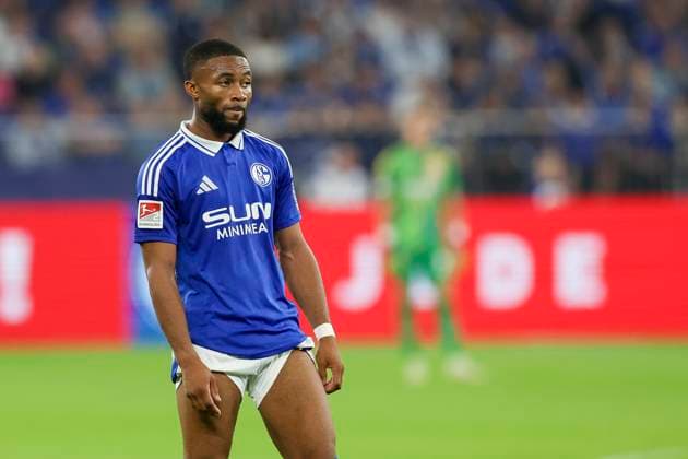 Moussa Sylla (FC Schalke 04) schaut enttaeuscht, 2. Bundesliga, FC Schalke 04 vs SV Darmstadt 98, Veltins-Arena am 20. September 2024 in Gelsenkirchen, Deutschland. (Foto von Marco Steinbrenner DeFodi Images) Moussa Sylla (FC Schalke 04) looks dejected, 2. Bundesliga, FC Schalke 04 vs SV Darmstadt 98, Veltins-Arena, September 20, 2024 in Gelsenkirchen, Germany. (Photo by Marco Steinbrenner DeFodi Images) DFB DFL REGULATIONS PROHIBIT ANY USE OF PHOTOGRAPHS AS IMAGE SEQUENCES AND OR QUASI-VIDEO. Defodi-700_schalke_darm_20240920_070