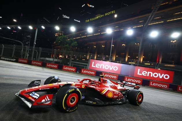 F1 Grand Prix Of Singapore - Practice Carlos Sainz of Spain drives the Scuderia Ferrari SF-24 during practice ahead of the F1 Grand Prix of Singapore at Marina Bay Street Circuit in Singapore, Singapore, on September 20, 2024. Singapore Singapore  Copyright: xMorganxHancockx originalFilename:hancock-f1grandp240921_npgaT.jpg