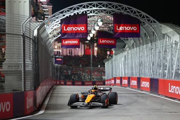F1 Grand Prix Of Singapore - Practice Lando Norris of the United Kingdom drives the McLaren Formula 1 Team MCL38 during practice ahead of the F1 Grand Prix of Singapore at Marina Bay Street Circuit in Singapore, Singapore, on September 20, 2024. Singapore Singapore  Copyright: xMorganxHancockx originalFilename:hancock-f1grandp240916_npMsA.jpg