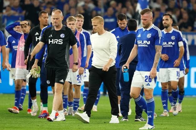 Gelsenkirchen, 20.09.24, Trainer Karel Geraerts (FC Schalke 04) nach des 2. Bundesliga Spiels zwischen FC Schalke 04 und SV Darmstadt 98, DFB DFL REGULATIONS PROHIBIT ANY USE OF PHOTOGRAPHS AS IMAGE SEQUENCES AND OR QUASI-VIDEO.