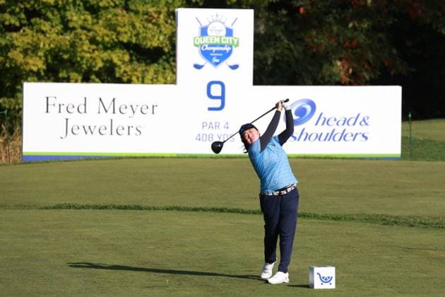 CINCINNATI, OH - SEPTEMBER 20: LPGA, Golf Damen golfer Mary Liu plays her tee shot on the 9th hole during the second round of the Kroger Queen City Championship presented by P&G on September 20, 2024, at TPC River™s Bend in Cincinnati, Ohio. (Photo by Brian Spurlock Icon Sportswire) GOLF: SEP 20 LPGA Kroger Queen City Championship pres by P&G EDITORIAL USE ONLY Icon24092021
