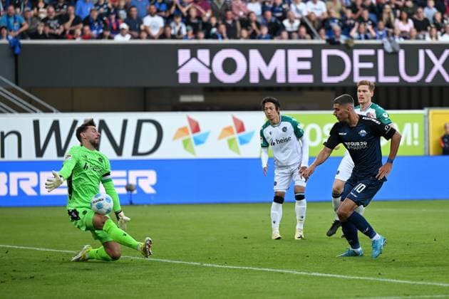 Paderborn, Home Deluxe Arena, 20.09.24, GER, Herren, 2.Bundesliga, Saison 2024-2025, SC Paderborn 07 - Hannover 96 Bild: Torchance Koen KOSTONS (Paderborn) Only for editorial use! DFL regulations prohibit any use of photographs as image sequences and or quasi-video. NRW Deutschland
