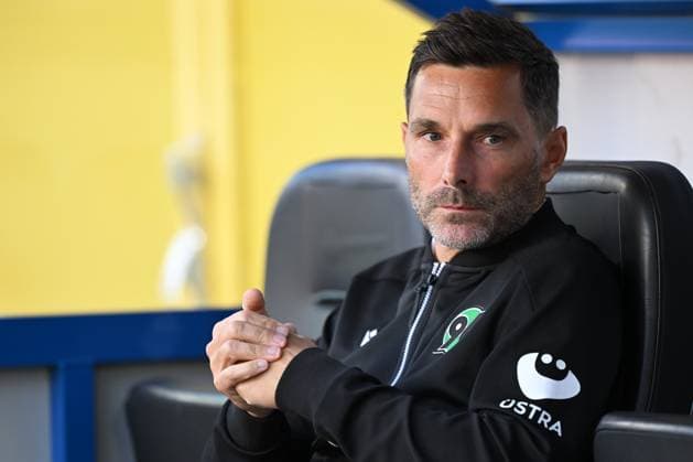 Paderborn, Home Deluxe Arena, 20.09.24, GER, Herren, 2.Bundesliga, Saison 2024-2025, SC Paderborn 07 - Hannover 96 Bild: Trainer Stefan LEITL (Hannover) Only for editorial use! DFL regulations prohibit any use of photographs as image sequences and or quasi-video. NRW Deutschland