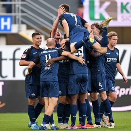 Paderborn, Home Deluxe Arena, 20.09.24, GER, Herren, 2.Bundesliga, Saison 2024-2025, SC Paderborn 07 - Hannover 96 Bild: Koen KOSTONS (Paderborn) jubelt nach seinem Tor zum 1:0 Only for editorial use! DFL regulations prohibit any use of photographs as image sequences and or quasi-video. NRW Deutschland
